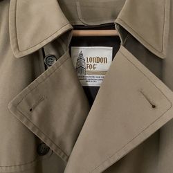 Men’s London Fog Trench Coat (like new) - size 40 regular
