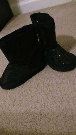 Infant shoes size 5to6