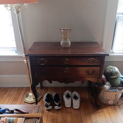 Table With 2 drawers