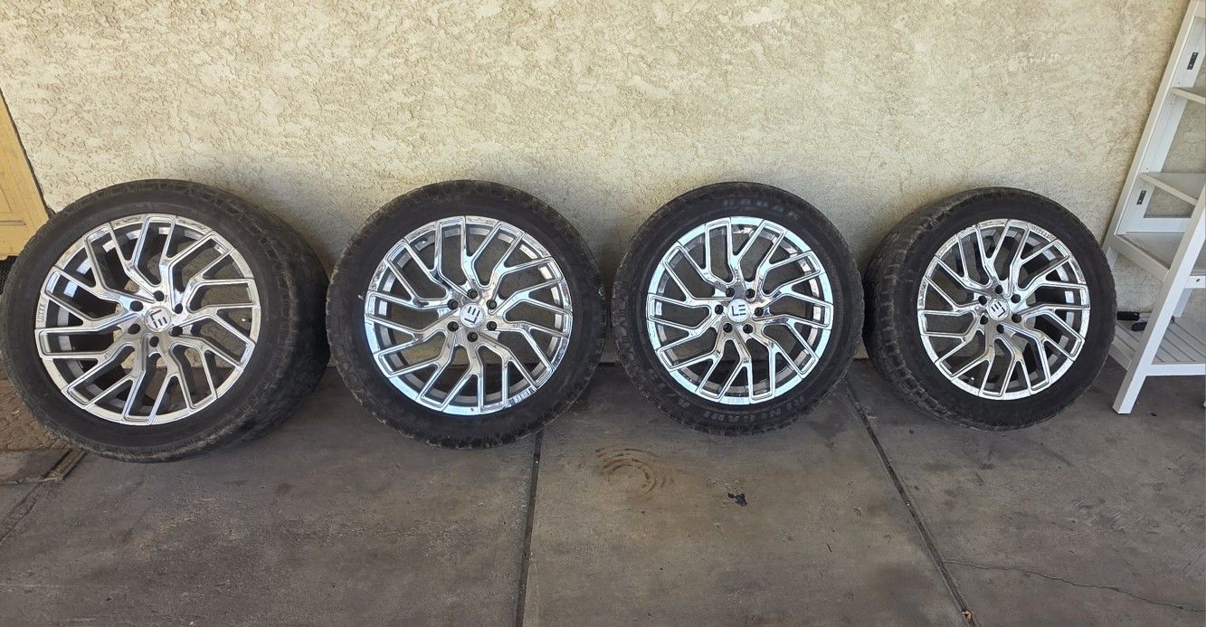 20" LUXXX WHEELS W/TIRES