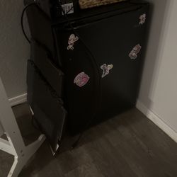 Mini Fridge 