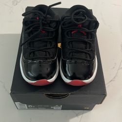 Jordan 11 Retro Low 