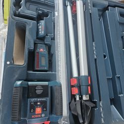 Not working!! Bosch 800 ft. Rotary Laser Level Complete Kit Self Leveling with Hard Carrying Case. Rotates on vertical plane, but not on horizontal!