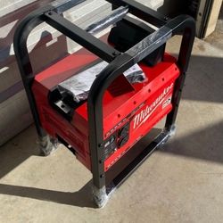 Milwuakee MXF002-2XC Portable Push Start Battery Powered Generator With 2 Batter