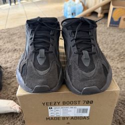Yeezy 700 Vanta 