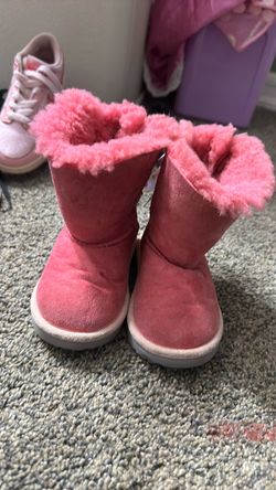 Kids Pink Sherpa-Lined Suede Boots