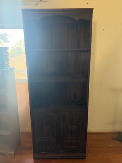 3 shelf cabinet/bookcase