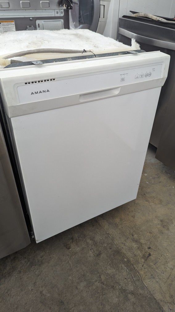 Amana White Dishwasher 