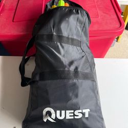 NEW BUT OPENED QUEST LADDER TOSS GAME (ZIPPER ON BAG IS BROKEN)