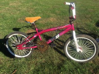 Avigo girls 20inch freestyle bike