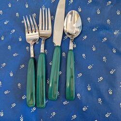Flatware Set For 4