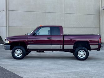 2001 Dodge Ram 2500HD 4x4 – Full-Size Powerhouse