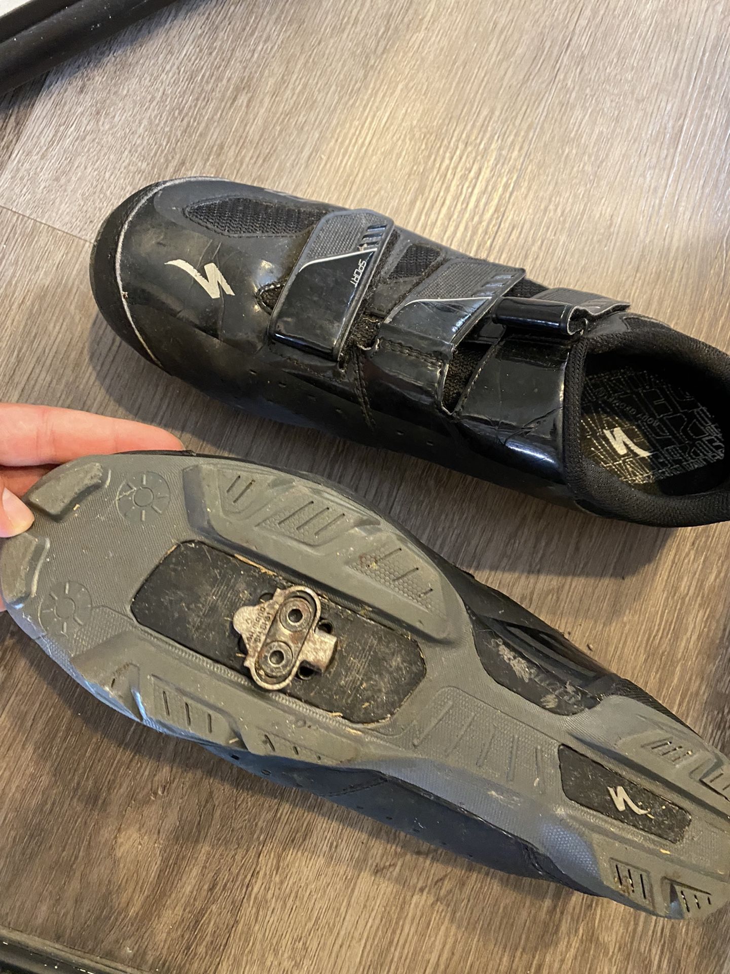 Road Bike Seat And Mountain Bike Shoes (11us)