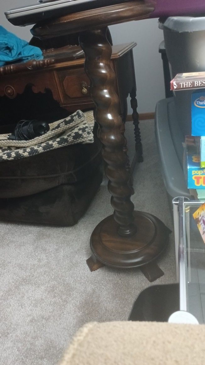    Podium Table Antique Maple Wood