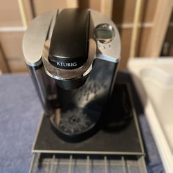 Keurig Coffee Maker And K-cup Tray