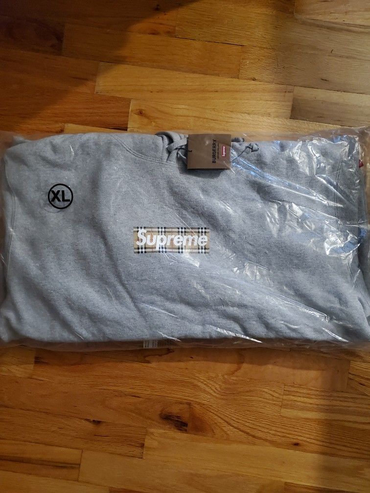 Men's XL Supreme Burberry Box Logo BOGO Pullover Hoodie Grey SS22