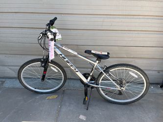 Huffy 24” Rock Creek Mountain Bike, Fits Riders 58” - 70”, Gray, Youth, Boy’s