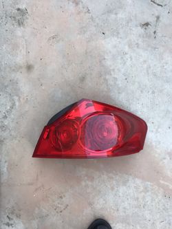 Infinity g37 right tail light
