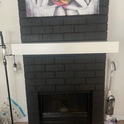 Mounted Mantel 