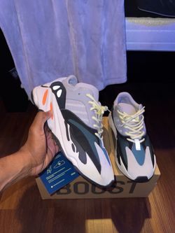 YEEZY 700 WAVE RUNNER