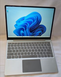 Very Nice MICROSOFT SURFACE LAPTOP GO 2 WINDOWS 11 128GB PENTIUM i5 8GB RAM