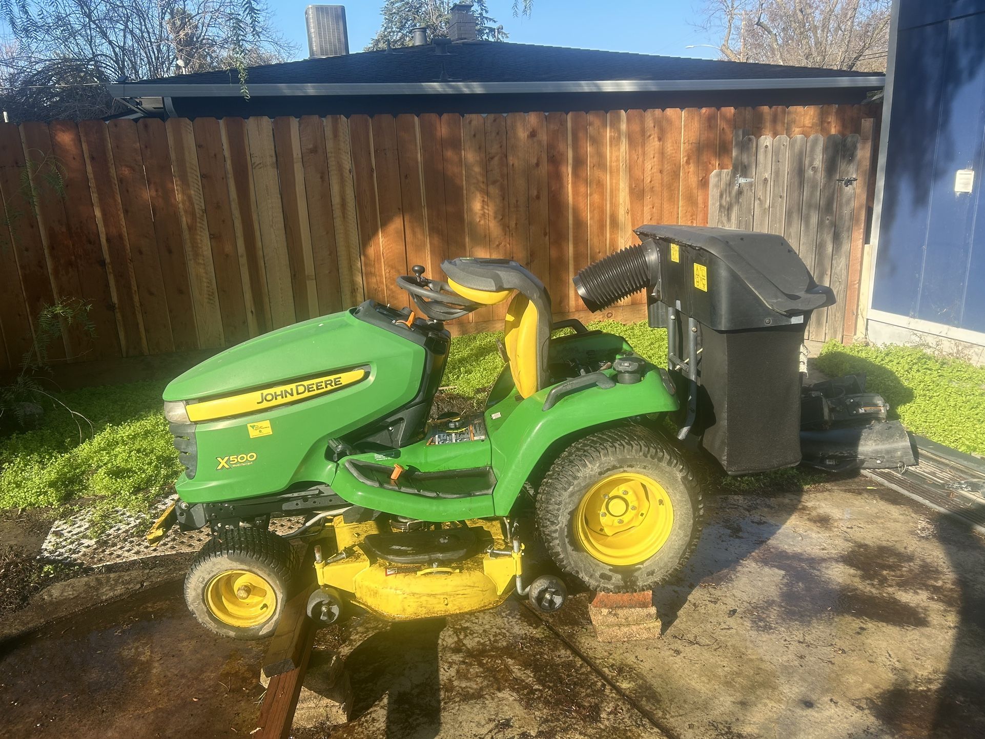 John Deere X500 With Extras