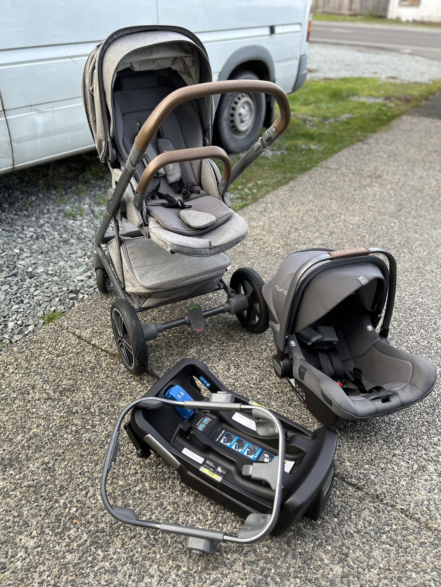 Nuna Mixx Stroller And Car seat Set