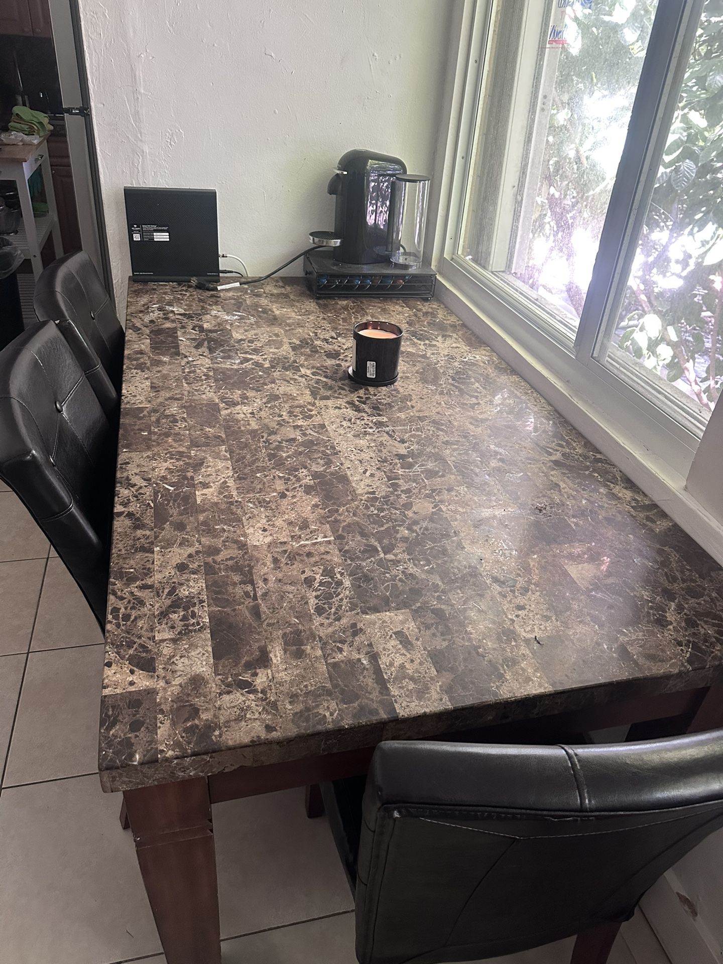 Comedor 5 Sillas Y Una Banca Larga