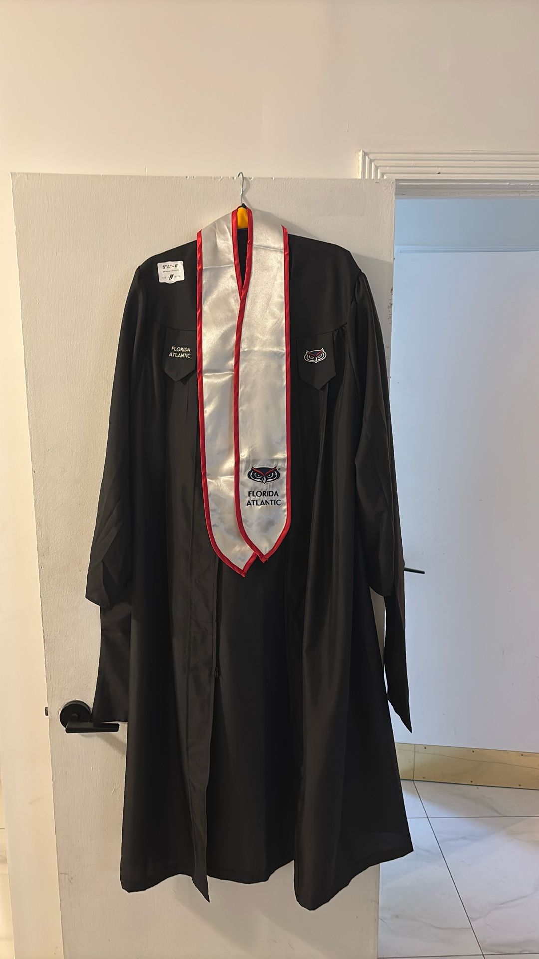 Graduation (Masters) FAU Gown Size 5’11-6’