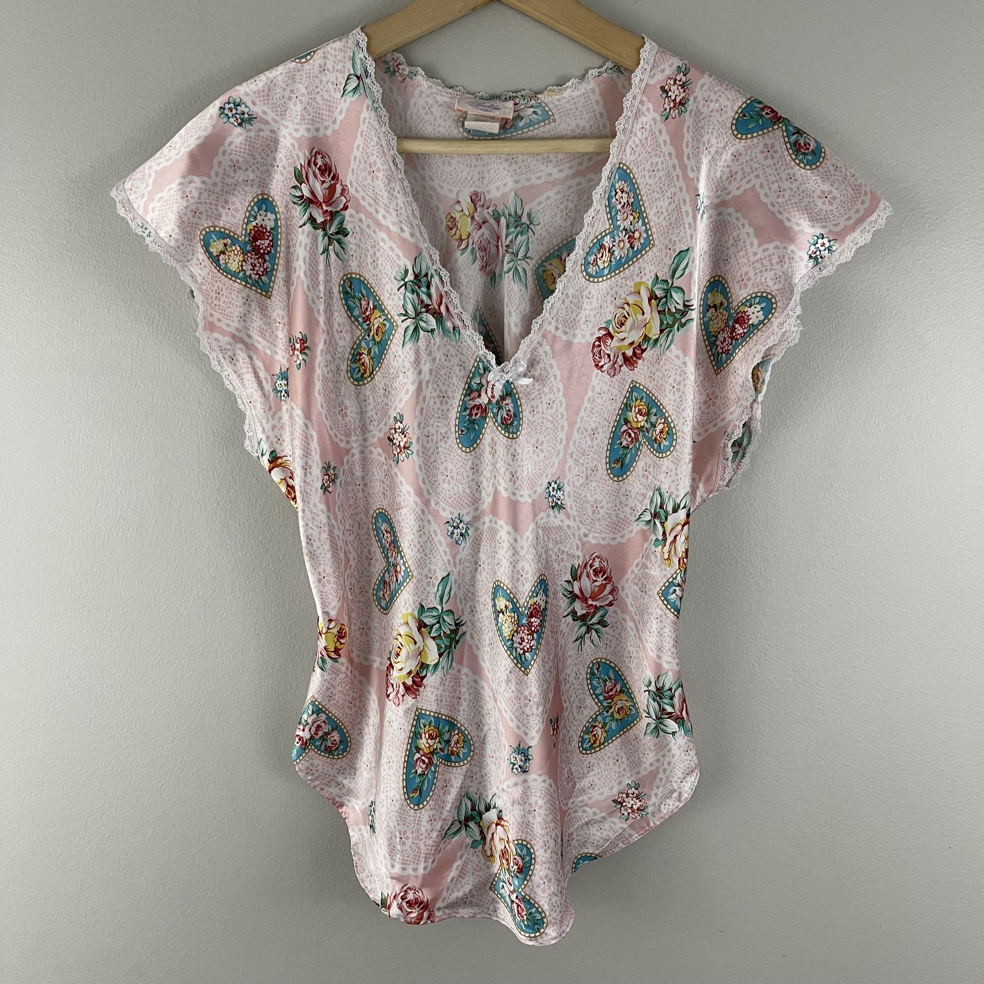 Vintage Y2K 90’s Pink Floral Hearts V Neck Sweetheart Valentines Day Satin Top