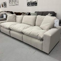 Elyza Linen 3-Piece Sectional Sofa
Ashley Furniture$10 Down Payment And Financing Available