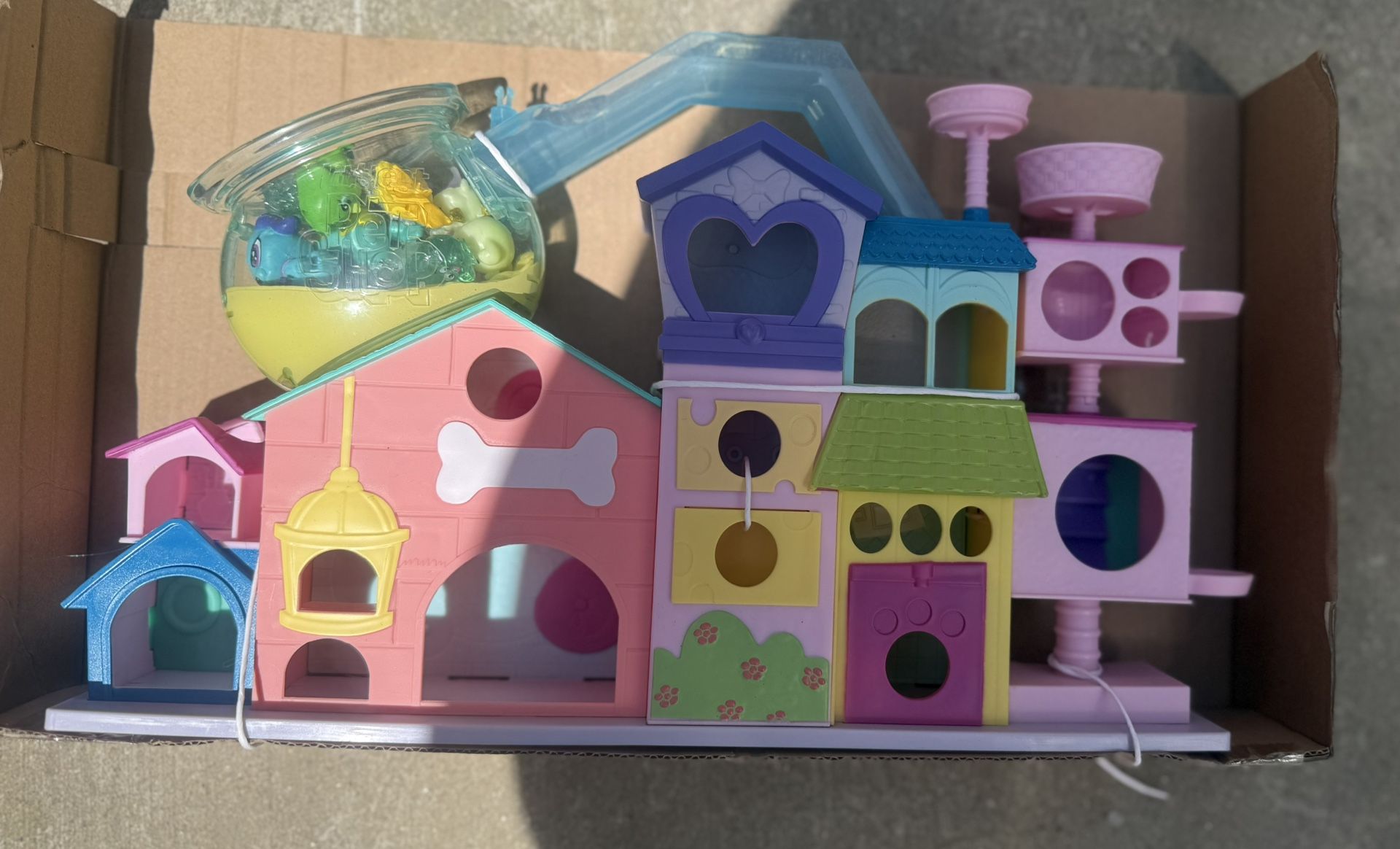 Littlest Pet Shop Playset