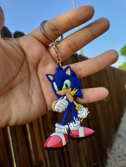 SONIC THE HEDGEHOG DOUBLE SIDED KEYCHAIN💙