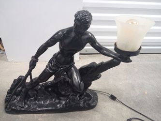 Antique Statue Lamp