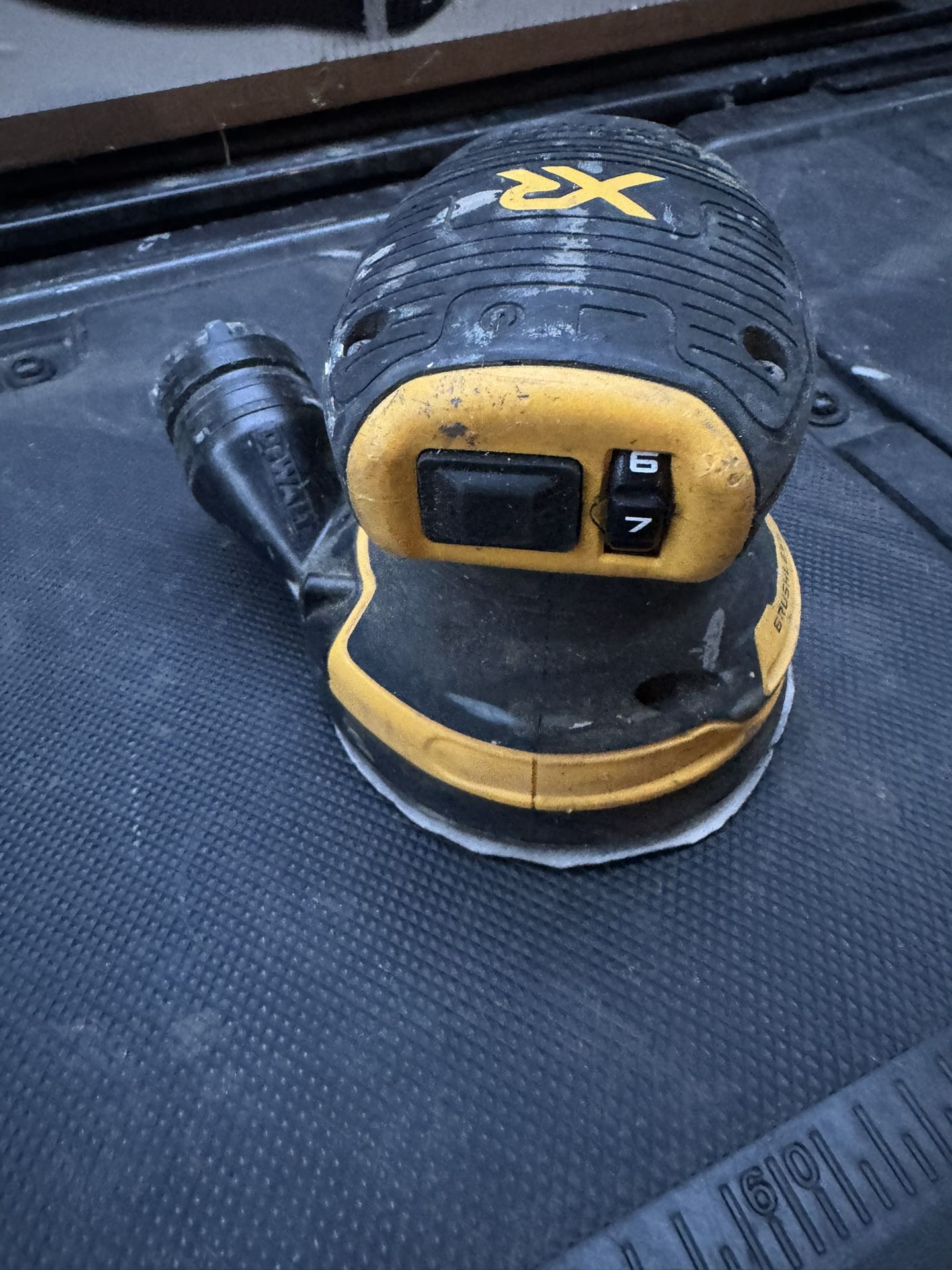 DEWALT 20V MAX XR Orbital Sander Cordless Brushless 5 in. Random (Tool Only)