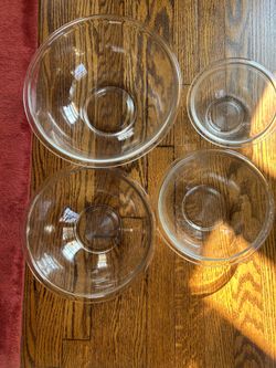 Set of Pyrex Bowls