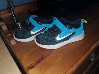 Girls Nike Shoes Size 9