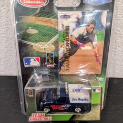 White Rose & Fleer Los Angeles Dodgers 1:64 Scale Diecast Vehicle Raul Mondesi Trading Card LE 1999
