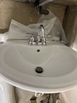 Free Pedestal Sink