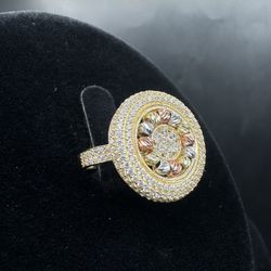 10k Round Diamond Ring 