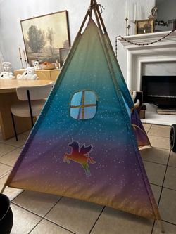 girl tent