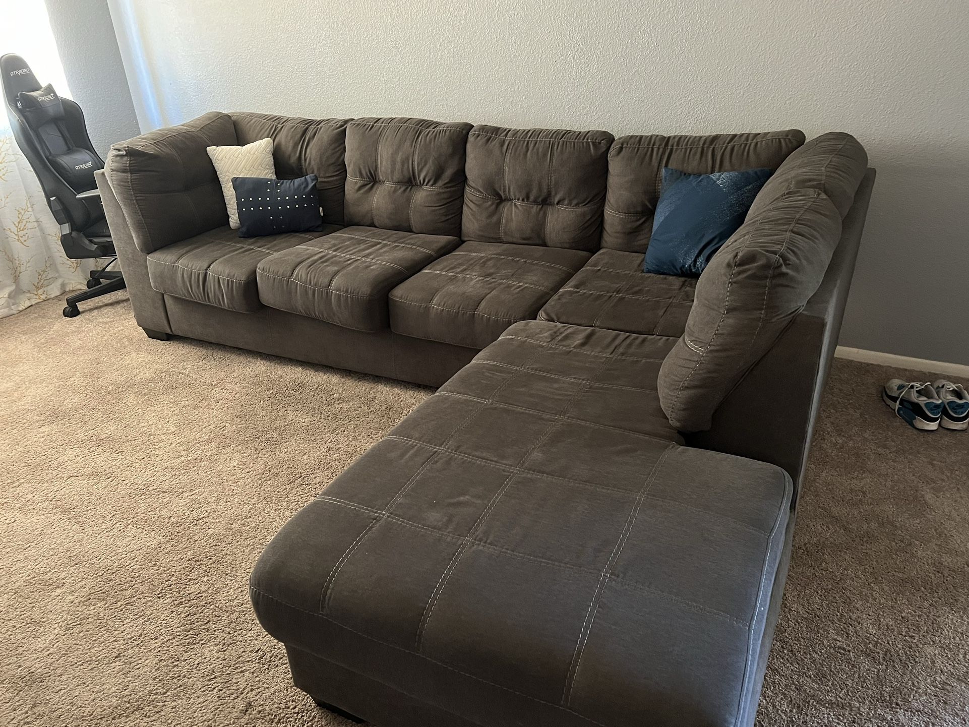 2 Piece Sectional Couch 