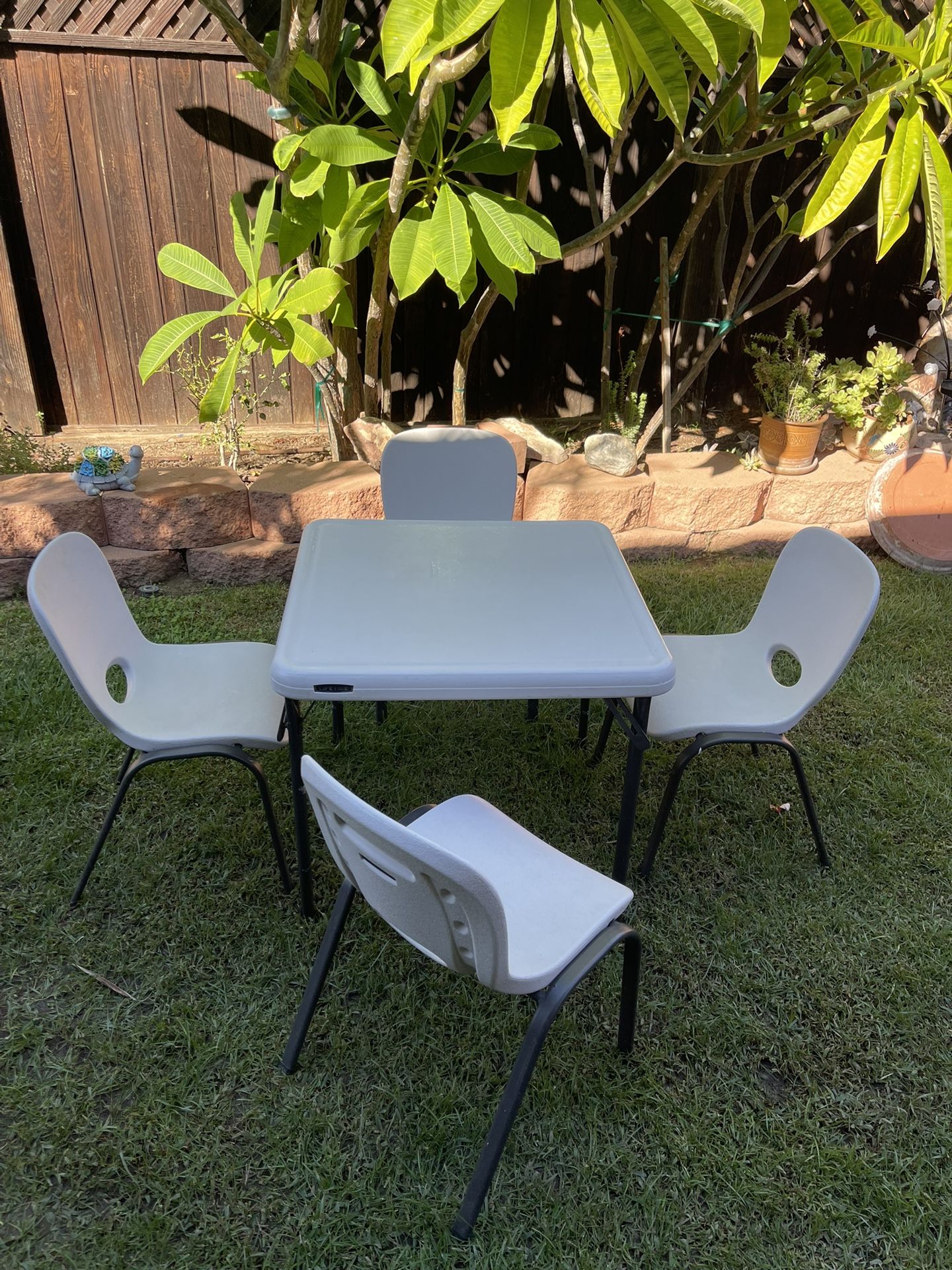 Kids Lifetime Table And 4 Chairs