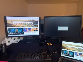 HUANO Dual Monitor Arm + 2 monitors