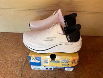 Skechers Max Cushioning Elite - Women’s size 5