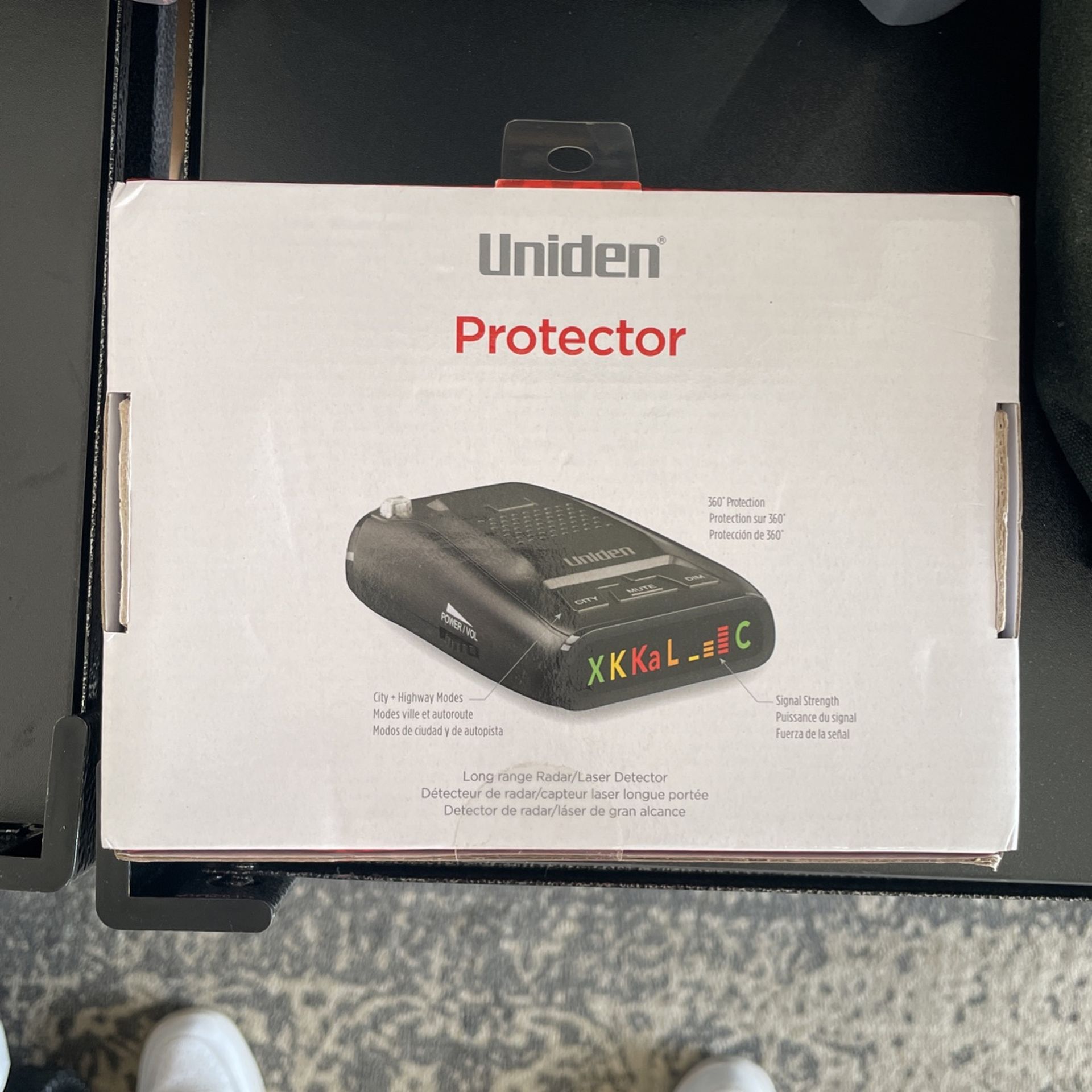 Uniden DFR1 Long Range Laser and Radar Detection, 360° Protection, City and Highway Modes, Easy-to-Read Color Icon Display with Signal Strength Meter