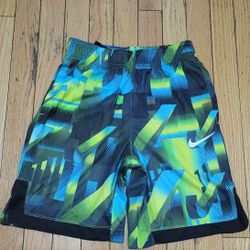 Nike Dri-FIT Training Shorts - Boys M