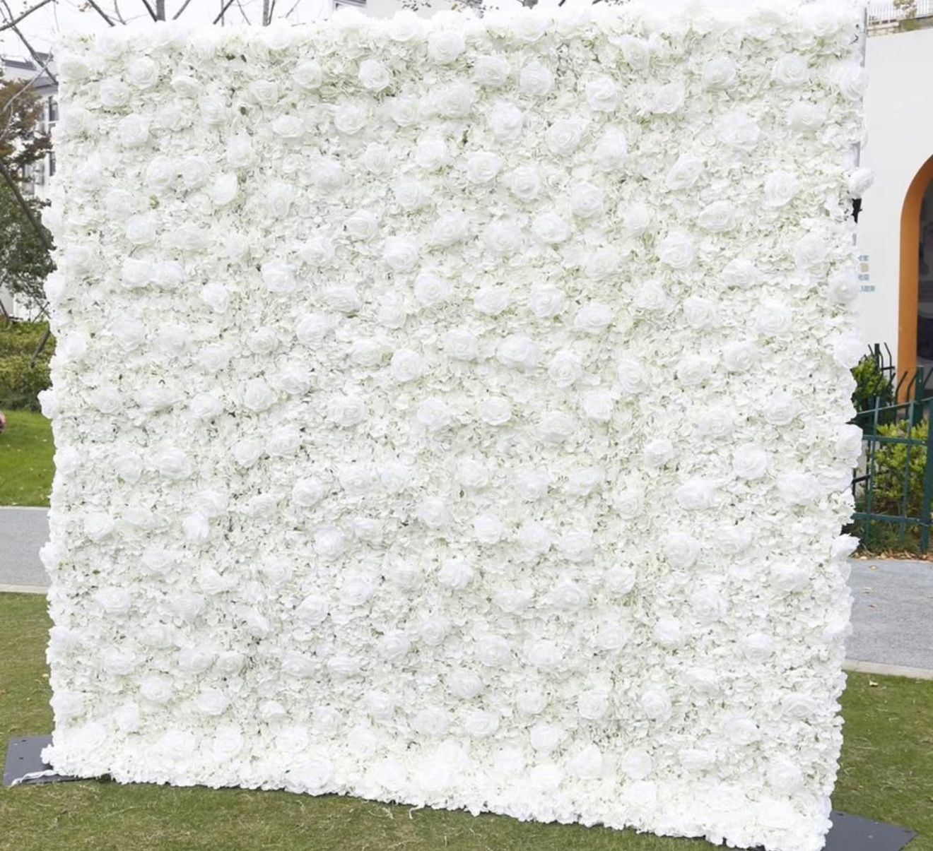 Flower Wall (White) - Daily | 8x8ft (Delivery + Setup)