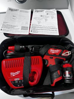 Milwaukee M12 Drill - 3/8in