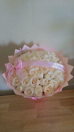 50 white roses bouquet